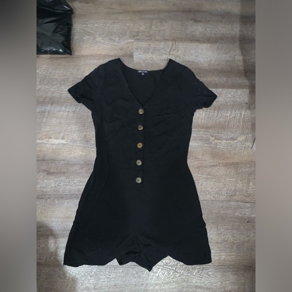 Heart Hips Button Front Shorts Romper Size S - Picture 1 of 8